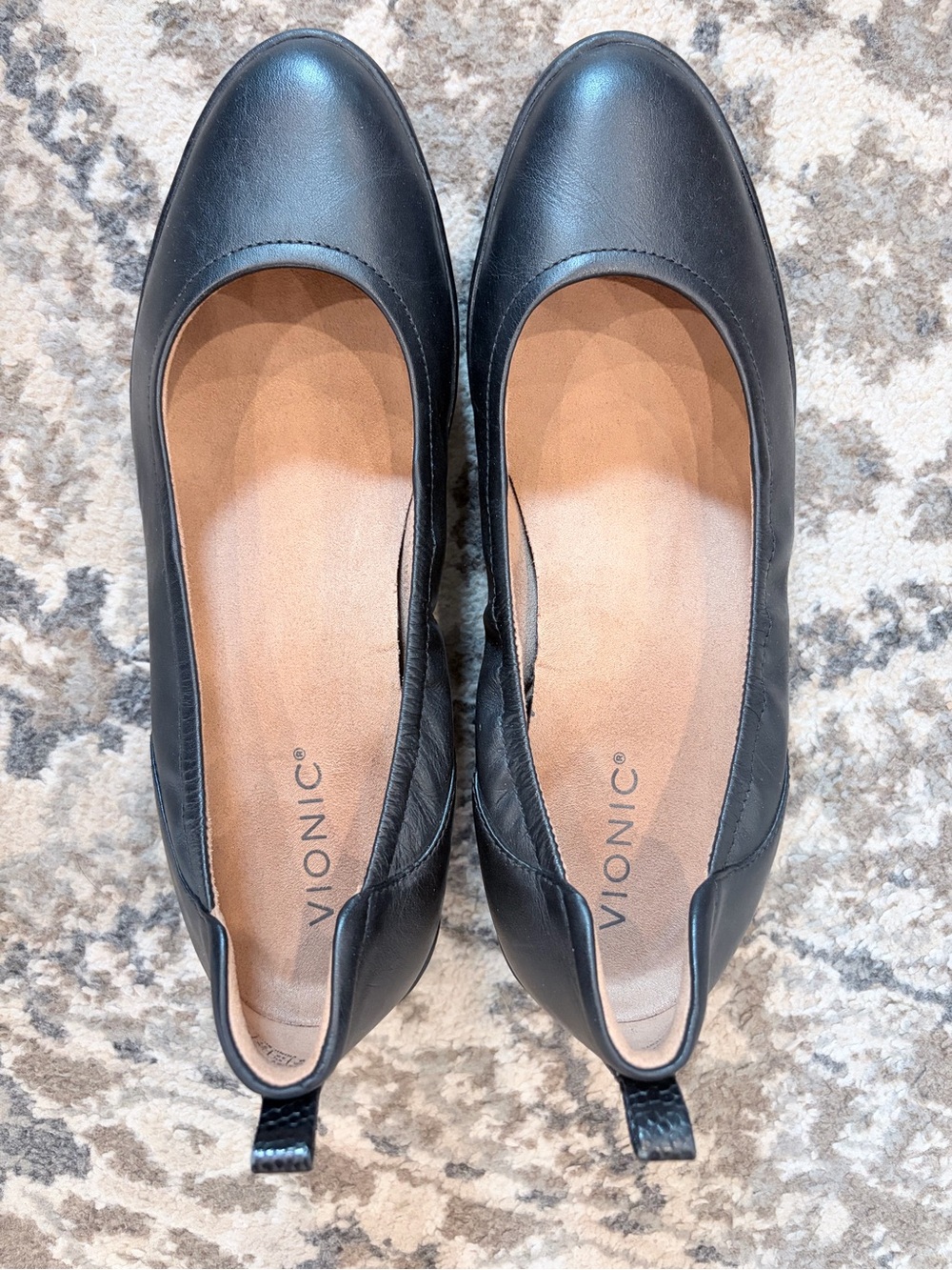 Vionic Black Leather Rounded Toe Slip-On Flats